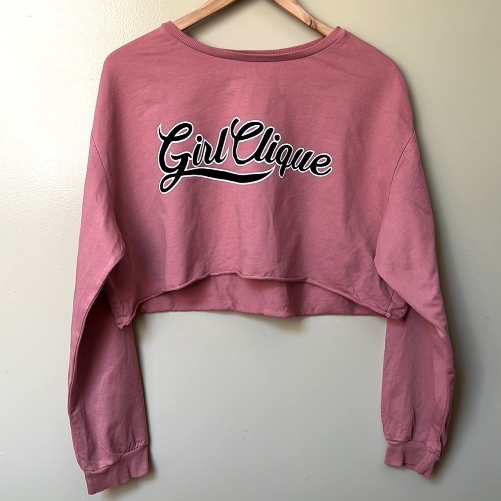H&M Divided Graphic Long Sleeve Cropped Sweatshirt “Girl Clique” Pink Size Large